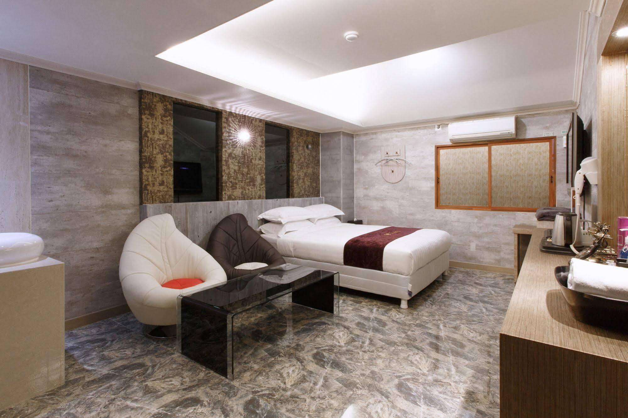 I.Y Hotel Szuvon Kültér fotó